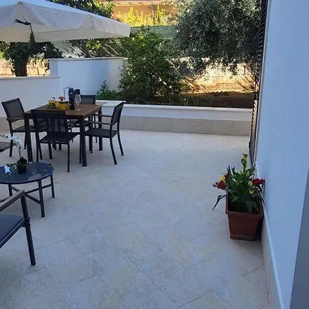 Lemon House